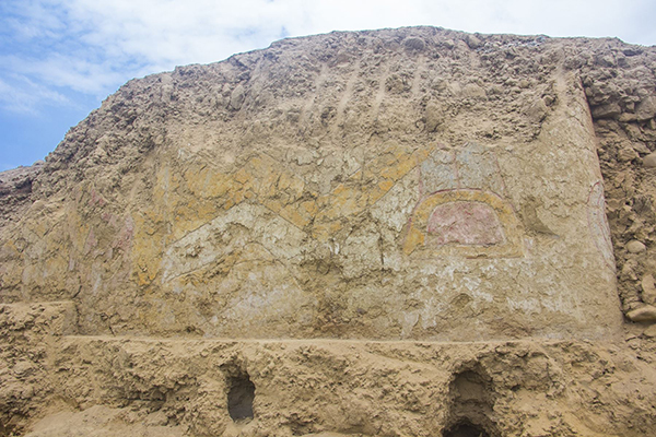 В Перу нашли уникальную фреску с изображением бога-паука
