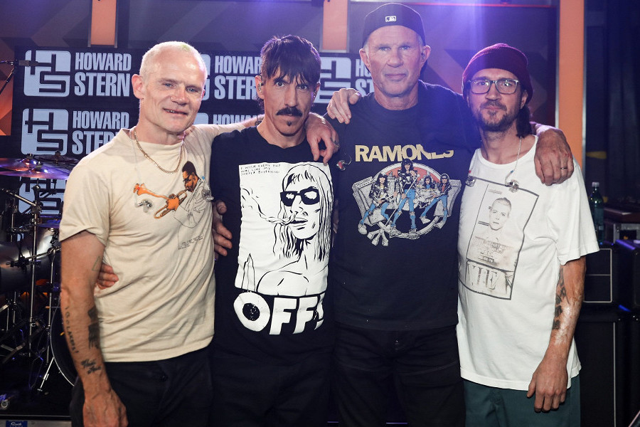 Рок-группа Red Hot Chili Peppers выпустила трек «Nerve Flip»