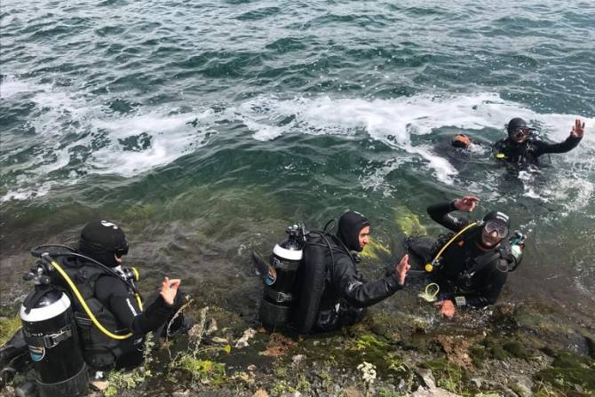 В водах Севана подводные исследователи обнаружили человеческие кости и обломки затонувшей лодки