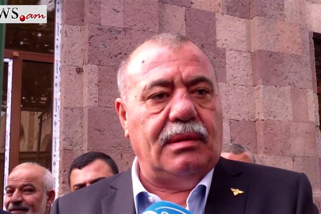 «Հրապարակ». ԱԺ գեներալիտետը դեմ է եղել «1000 դրամների» աղմկոտ նախագծին. Մանվել Գրիգորյանն անդրդվելի է