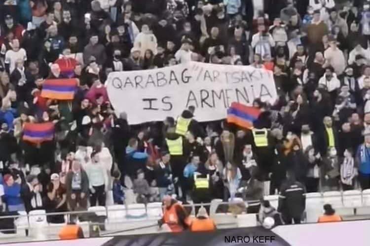 Во время футбольного матча «Олимпик»-«Карабах» в Марселе армяне устроили акцию: «Карабах – это Армения»