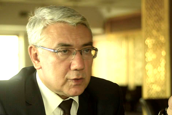 Прибывших в Баку армянских журналистов надо передать министерству обороны - Намазов