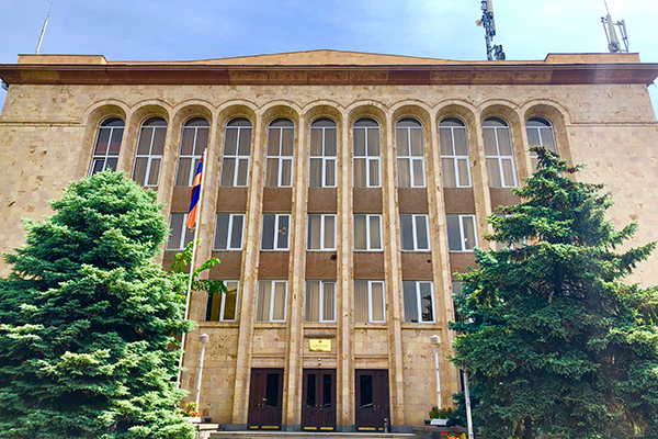 Бывшим членам Конституционного суда вход в здание КС запрещен – Полиция Армении