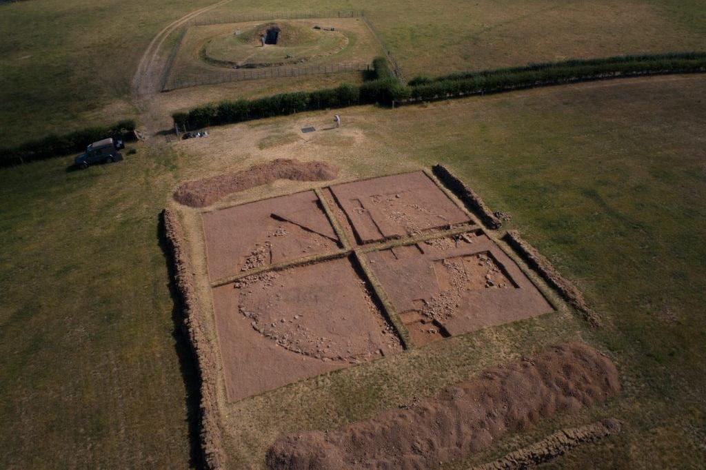 На «острове друидов» в Британии археологи нашли захоронение возрастом четыре тысячи лет