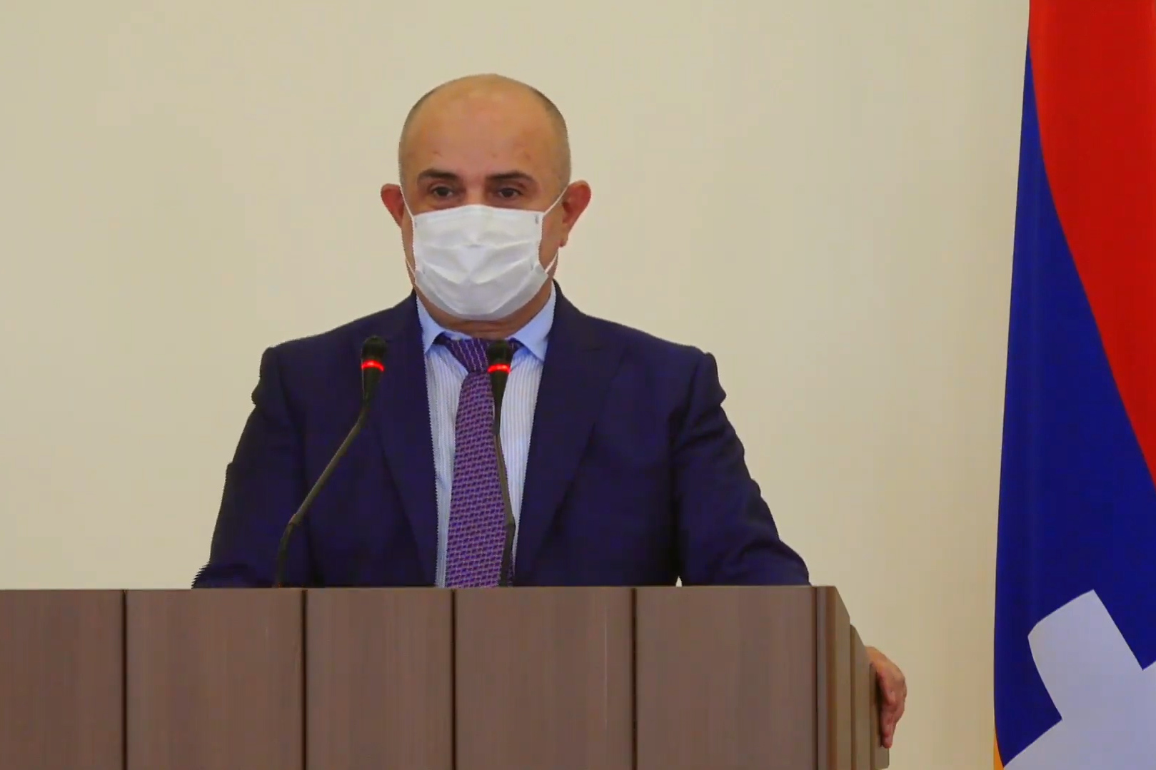 «Վերջ, էլ չի կարողանա իր կնոջն ուղարկել Երևան՝ սալոն». Սամվել Բաբայանը՝ Արցախում գումարների լվացման մեխանիզմը վերացնելու մասին
