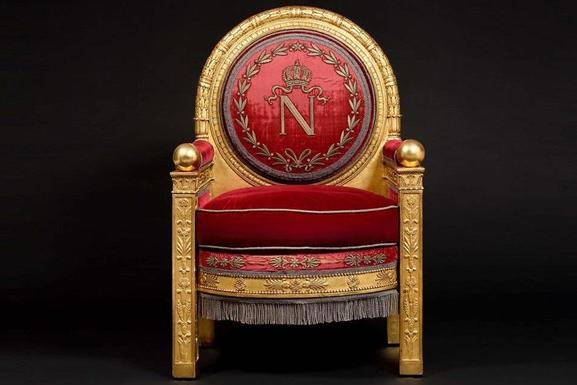 Трон Наполеона Бонапарта продан на аукционе за 500 тысяч евро