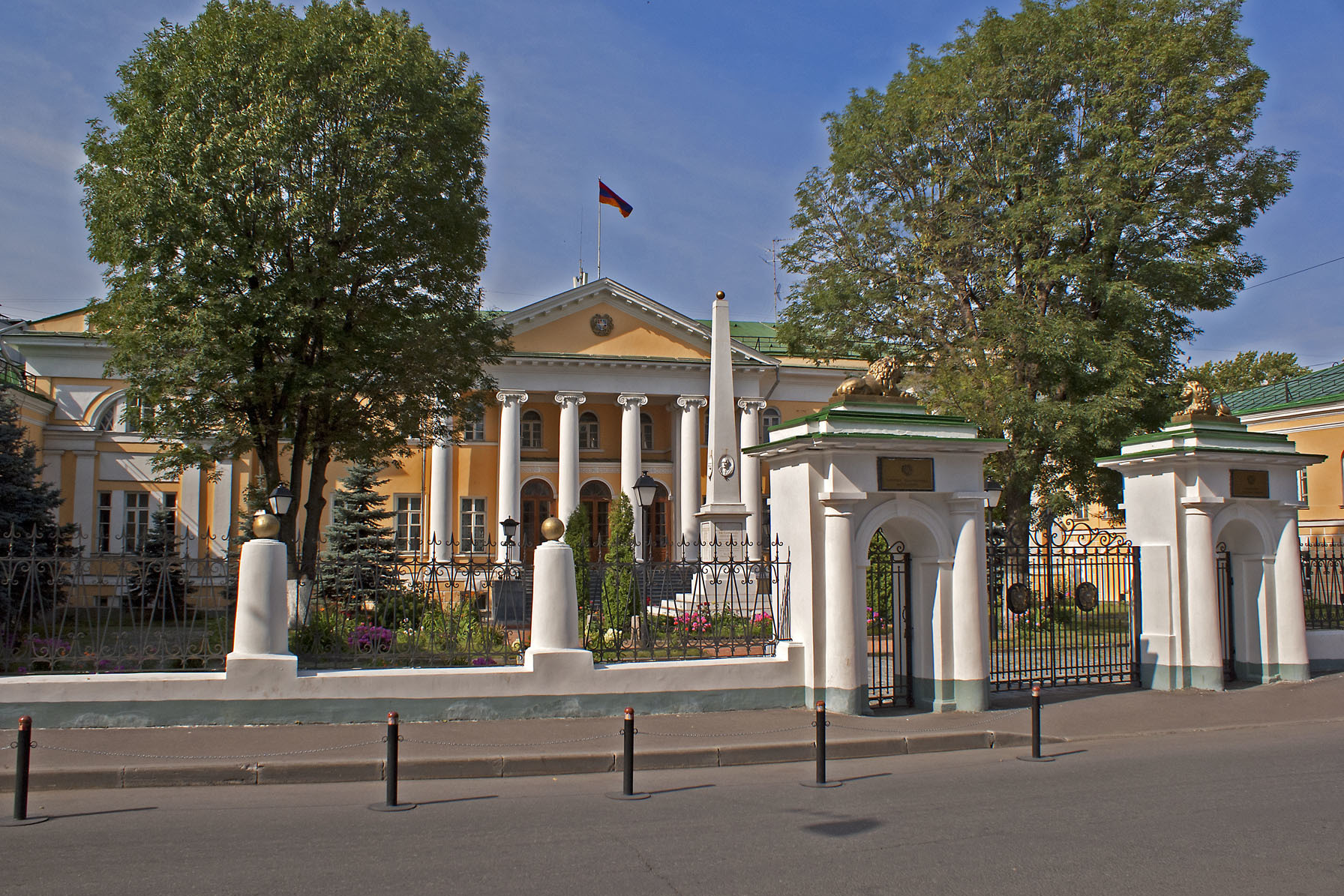 Провокации в Москве носят умышленный характер действий азербайджанцев - посольство Армении