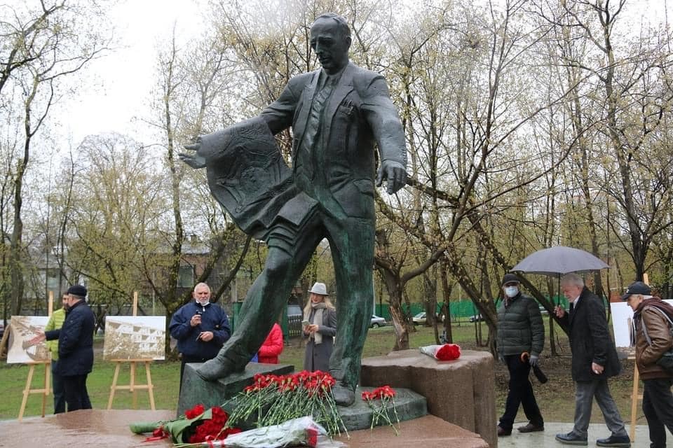 В Москве открыли памятник выдающемуся армянскому архитектору Каро Алабяну