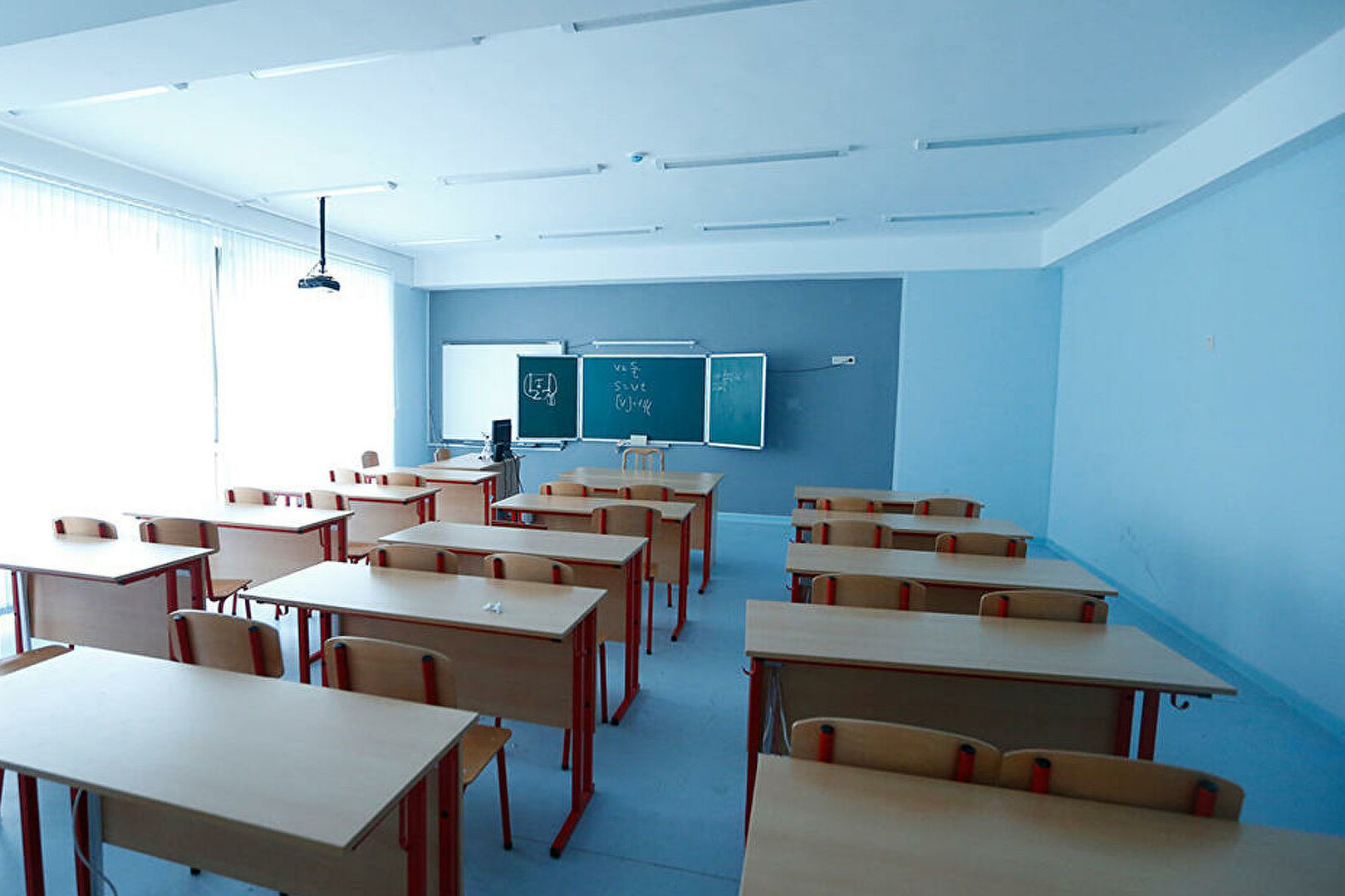 В Армении 108 школ обратились в МОНКС с просьбой о переходе на полное или частичное дистанционное обучение