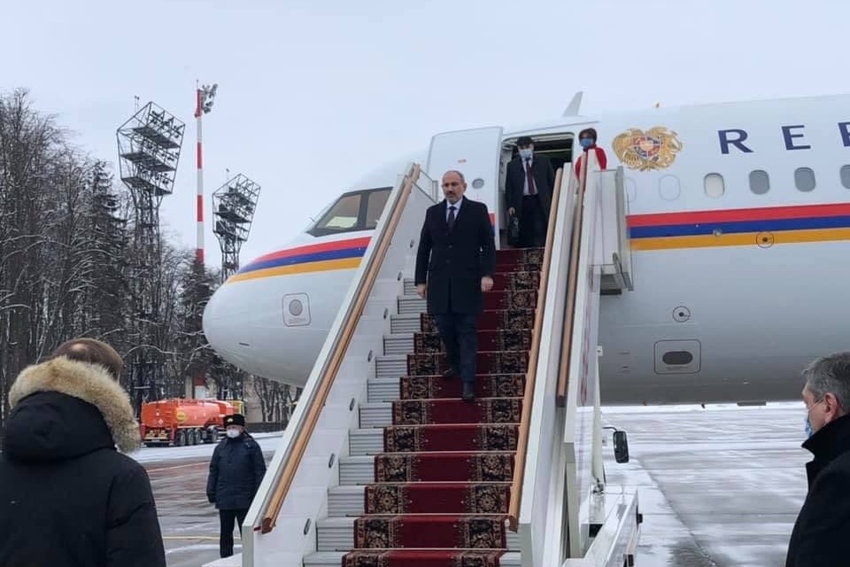 Премьер-министр Никол Пашинян с рабочим визитом прибыл в Москву