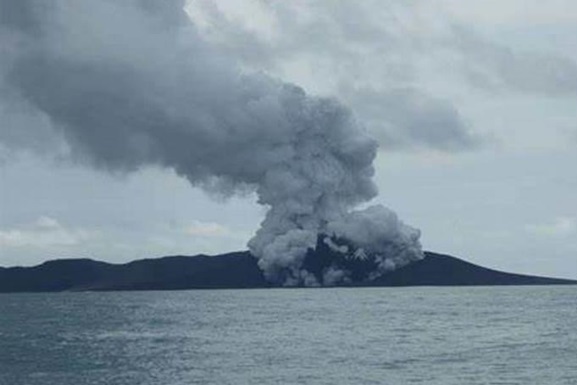 Мощность взрыва вулкана на острове Тонга превысила 500 атомных бомб: NASA