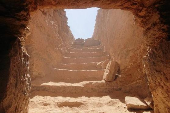 В Египте найдена нетронутая древняя гробница периода греко-римского владычества, в ней почти 30 мумий
