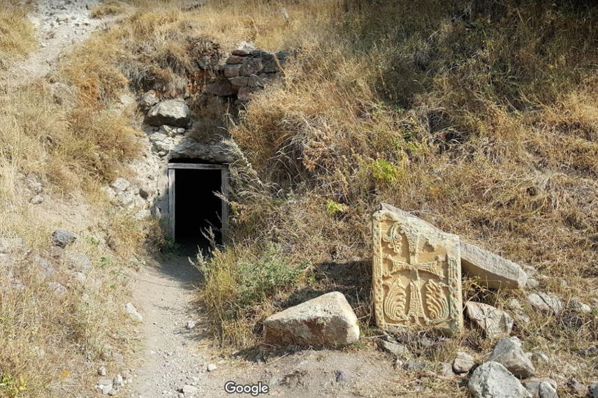 История одного шедевра: затерянный среди скал Мартиросский пещерный монастырь – настоящее чудо армянской средневековой архитектуры