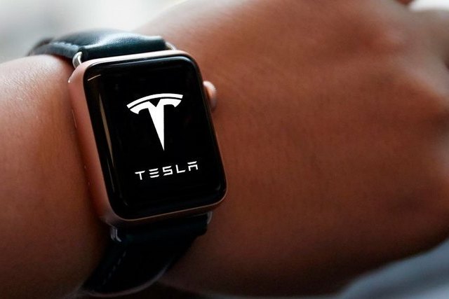Страный проект: Tesla Motors может начать выпуск умных часов