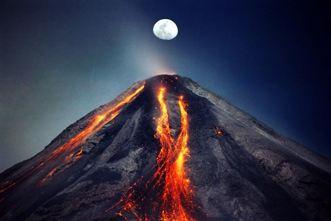 Хотя вулканы принято считать причинами разрушений, огнедышащие горы имеют и ряд полезных свойств