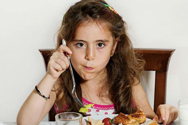 Ученые объяснили, чем для подростков чреват пропуск завтрака 