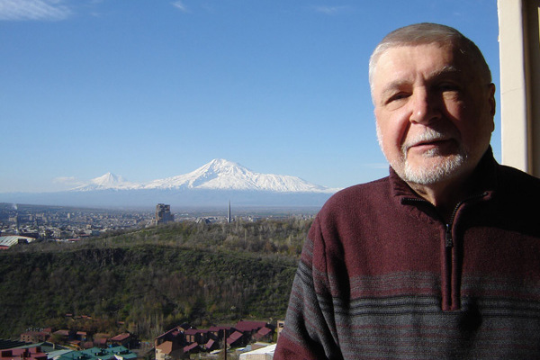«Боевой дух армян, их желание стать защитниками родной земли невероятны. Как и их вера в победу!»: Олександр Божко