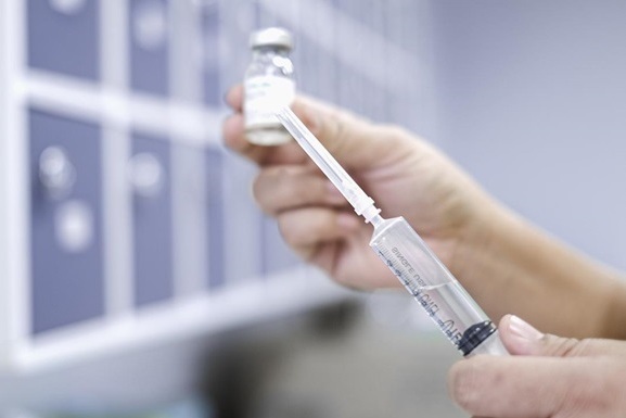 Вероятность появления вакцины от коронавируса в США в октябре текущего года невелика: Фаучи 