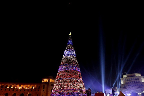 5 декабря зажгутся огни на главной елке Армении 