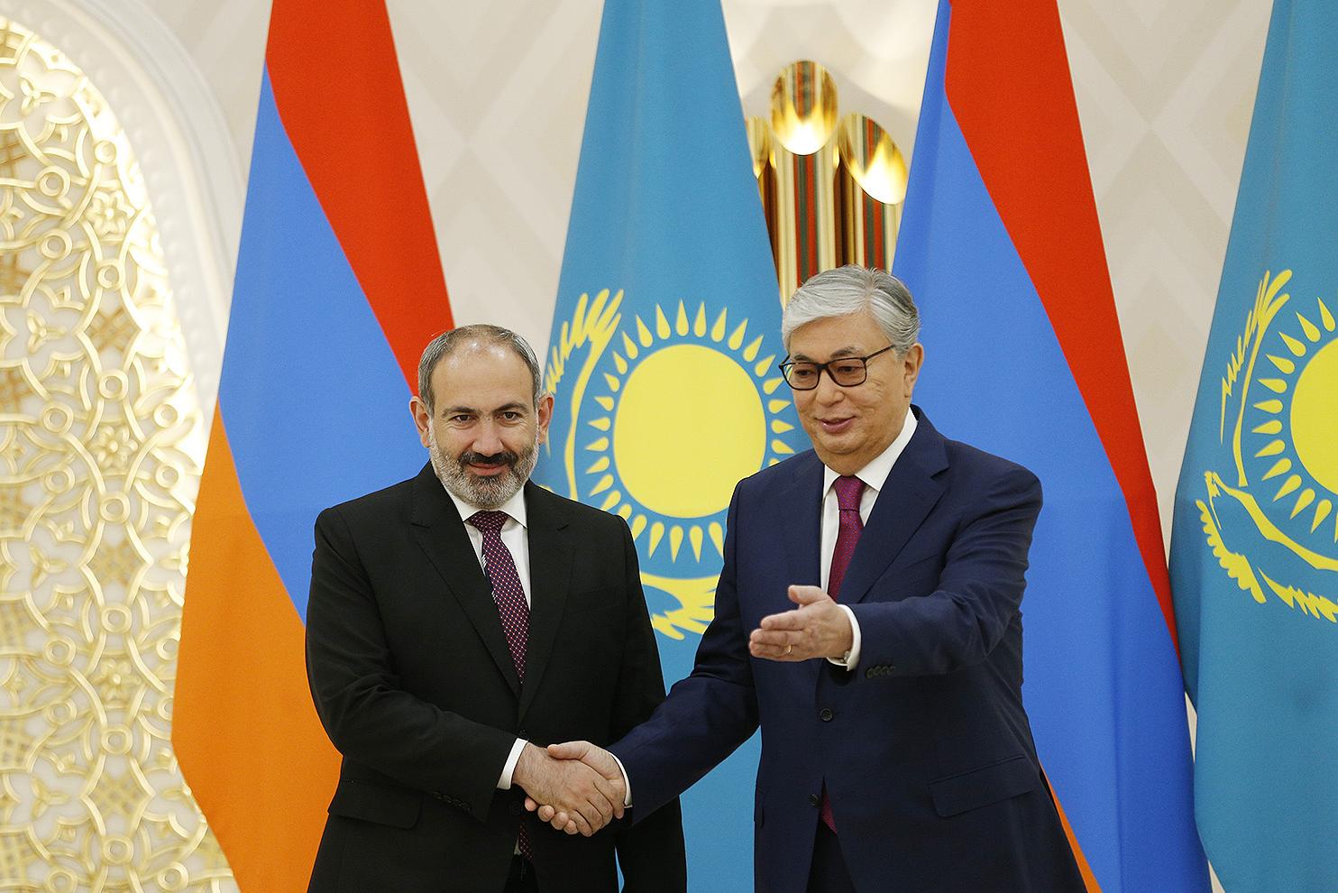Ղազախստանը հետաքրքրված է հայկական շուկայով․ Փաշինյանին վստահեցրել է Տոկաևը  