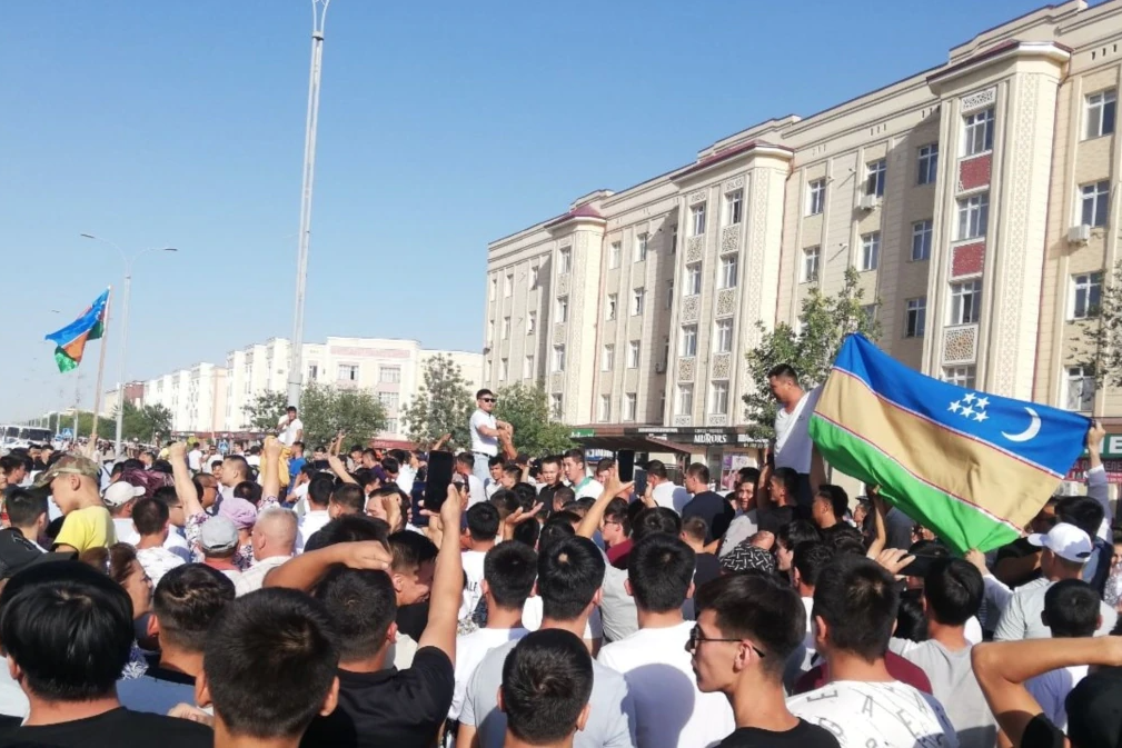 При беспорядках в узбекском Каракалпакстане погибли 18 человек