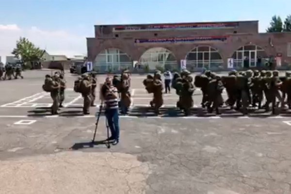 ՀՀ ոստիկանության զորքերը գնացին փոխարինելու ժամկետային զինծառայողներին