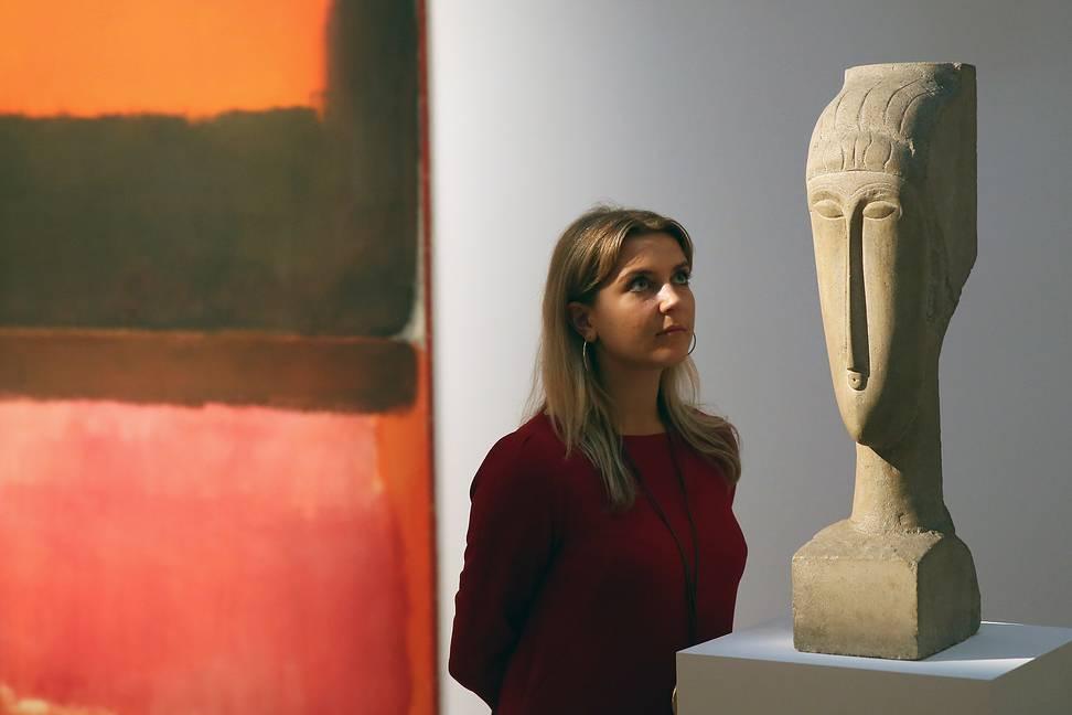 Редкая скульптура авторства Амедео Модильяни будет впервые выставлена в мае на аукционе Christie's в Нью-Йорке