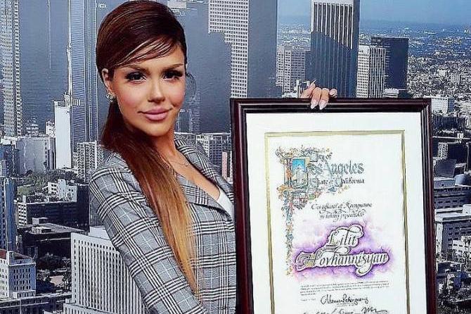 Городской совет Лос-Анджелеса впервые наградил грамотой армянскую певицу