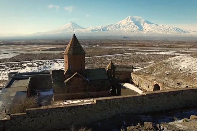 Библейский Арарат и армянский монастырь Хор Вирап – в трейлере нового сериала Netflix