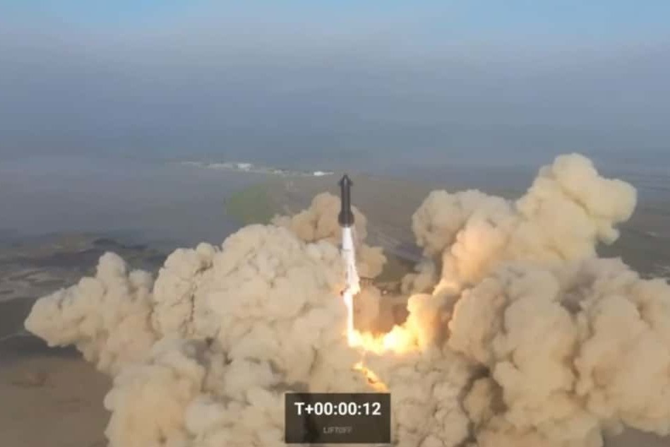 Исторический запуск SpaceX Starship: Ракета взлетела, но взорвалась в воздухе