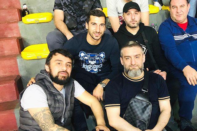 «Люди, которые сделали очень многое для нашего народа»: Генрих Мхитарян поддержал армянских борцов на чемпионате Европы  