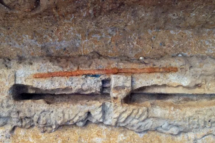 В Японии археологи нашли 2,3 метровый меч «дако»