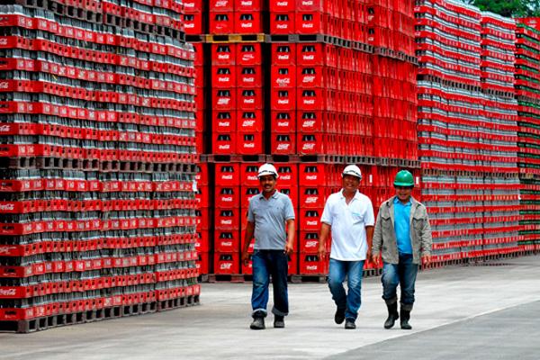 Coca-Cola сократит тысячу рабочих мест