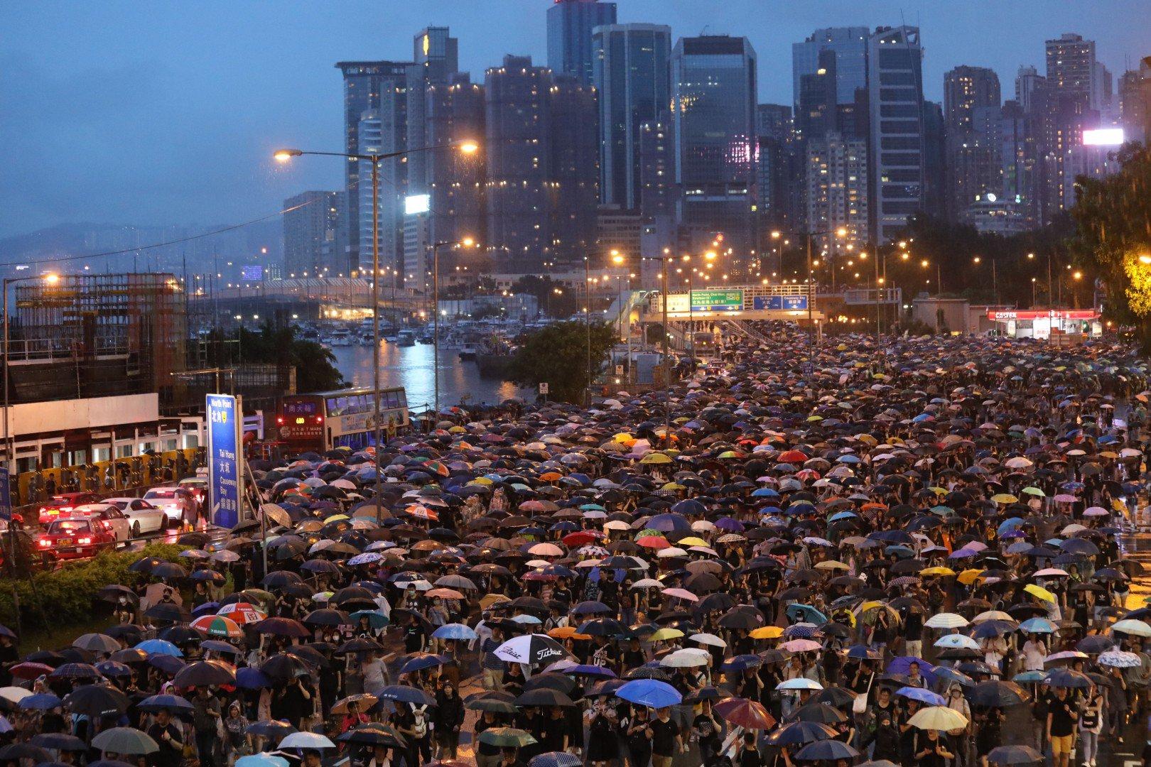 1,7 млн человек вышли на антиправительственный митинг в Гонконге
