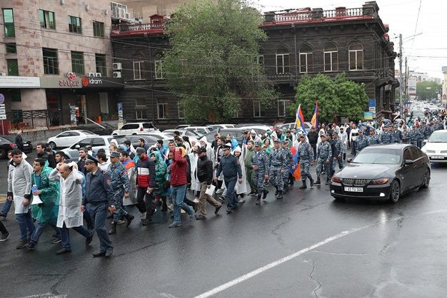 Полиция заявляет, что все дороги в Ереване открыты