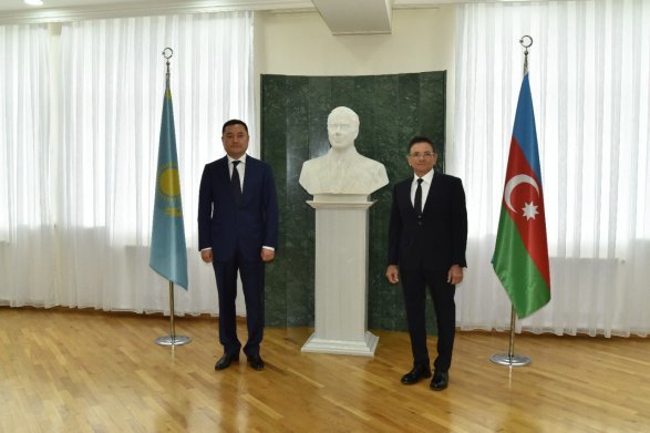 Казахстан развивает сотрудничество с Азербайджаном в военно-технической сфере