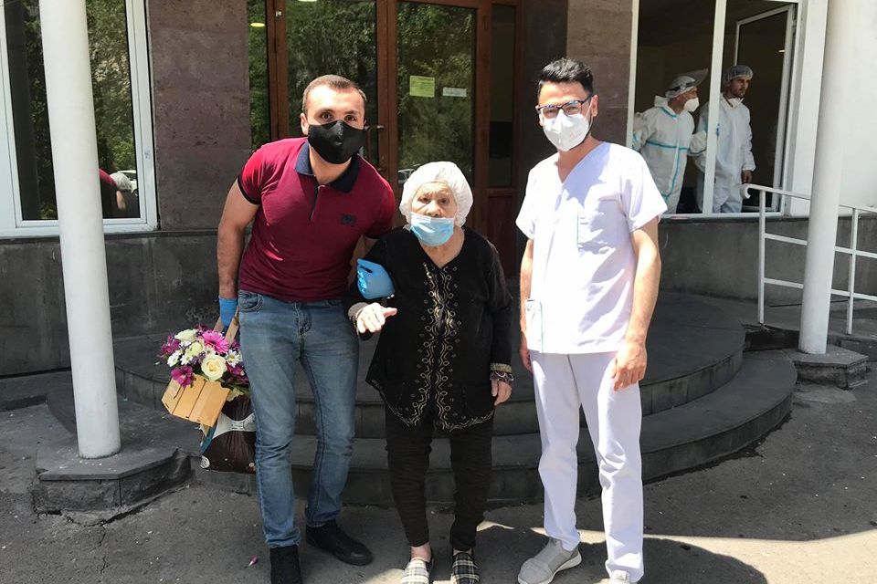 В Армении от коронавируса излечилась 91-летняя пациентка