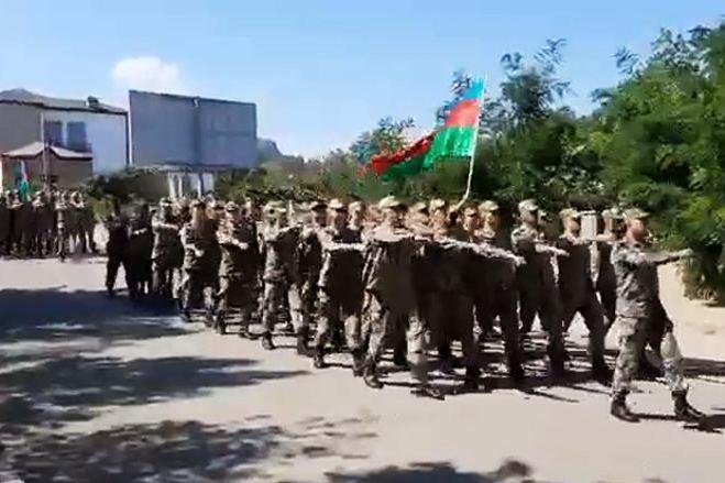 Азербайджанцы отметили военным шествием в оккупированном Шуши годовщину резни армян в Баку