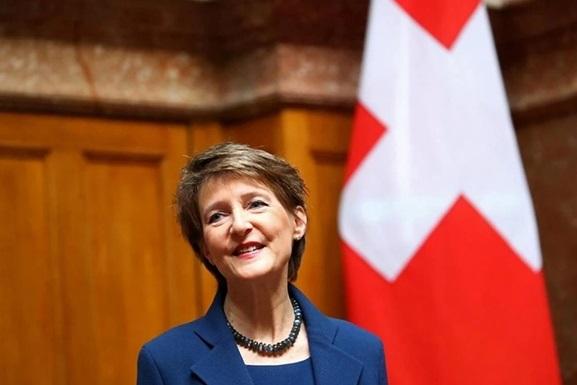 Президент Швейцарии пригласила на свой юбилей всех граждан своей страны, родившихся с ней в один день