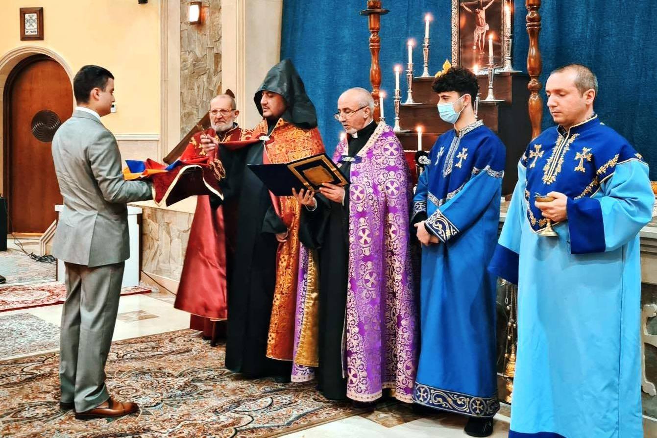 В церкви «Сурб хач» Эрбиля состоялась церемония освящения государственного флага Армении