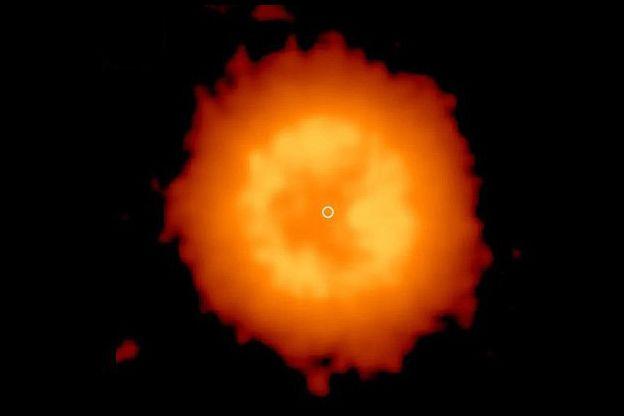 Астрономы открыли звезду, созданную из двух мертвых звезд, которые слились в одну и «ожили»