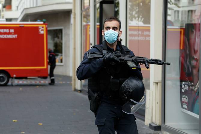 Во Франции произошло второе за день нападение на людей: на этот раз в Авиньоне 