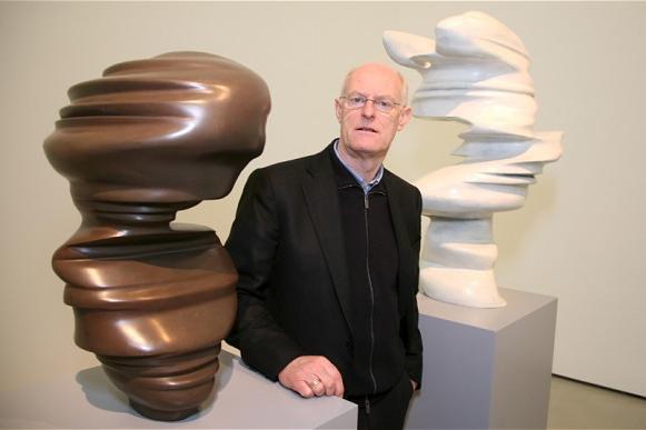 То, что создает человек, очень и очень просто: новатор и экспериментатор Тони Крэгг – один из самых известных скульпторов современности