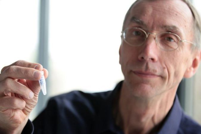 Шведский биолог получил Нобелевскую премию по медицине за изучение генетических основ эволюции человека